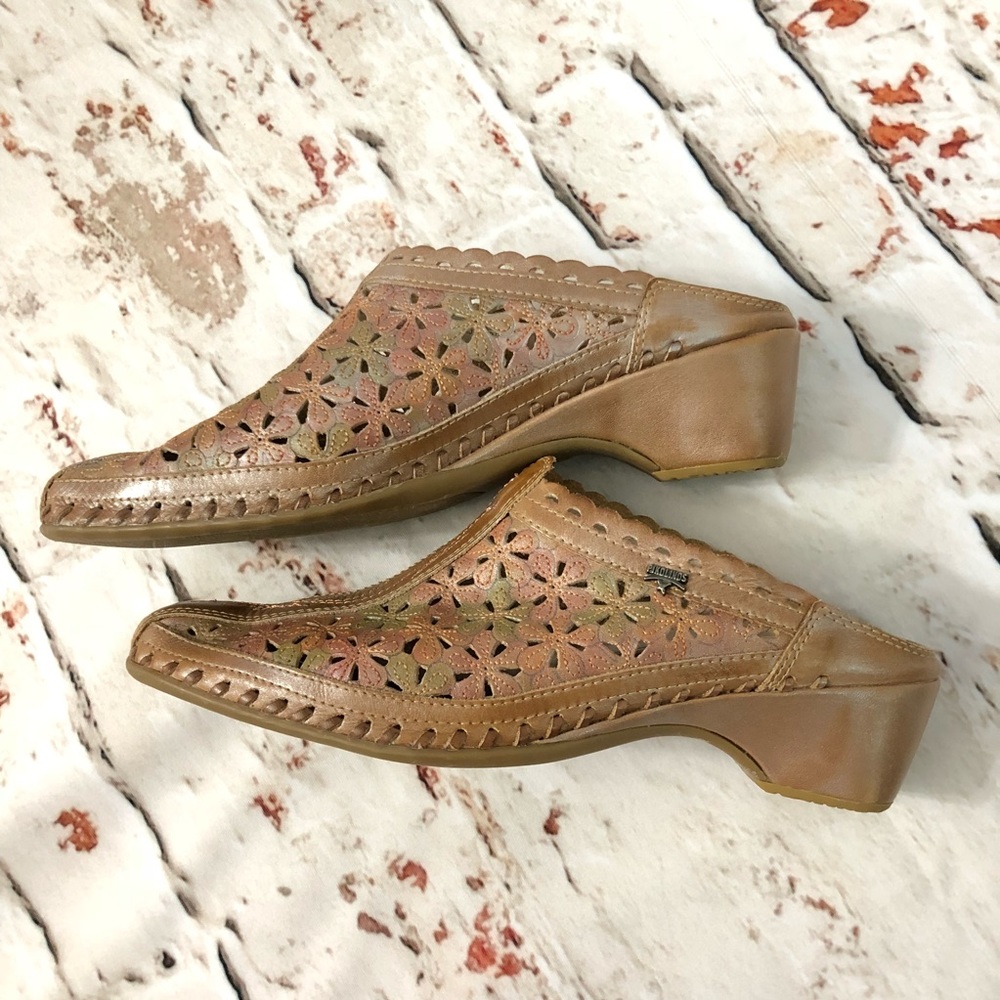 Pikolinos Romana Brandy Mules Size 39